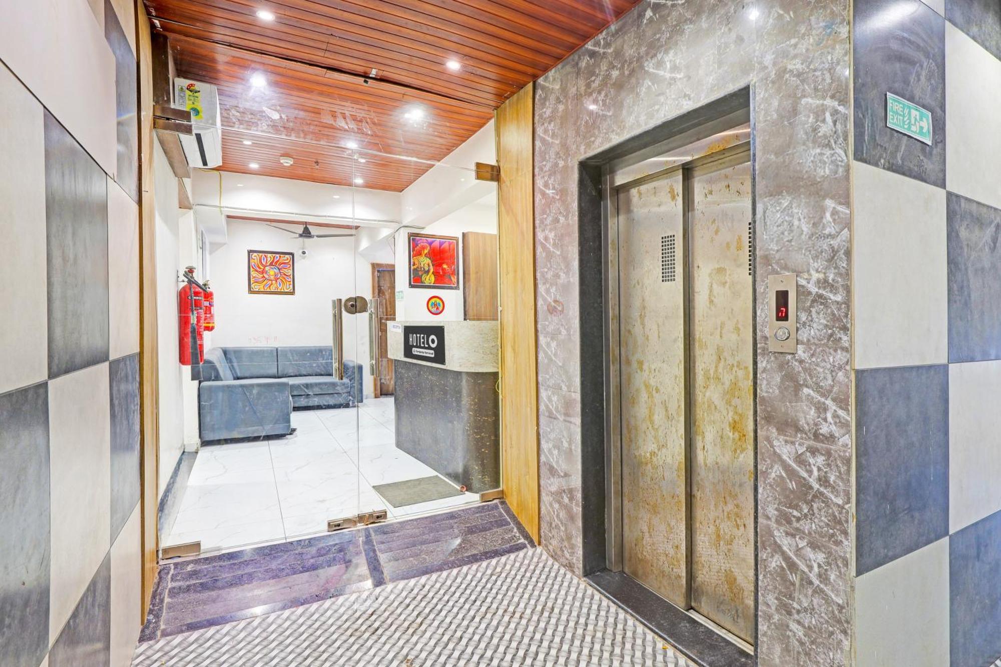 Super Hotel O Althan Formerly Hotel Niraant Surat Luaran gambar