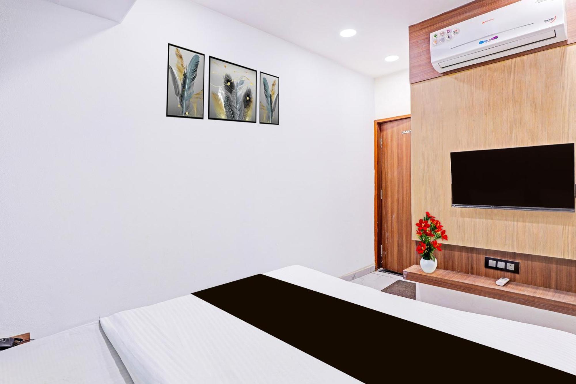 Super Hotel O Althan Formerly Hotel Niraant Surat Luaran gambar
