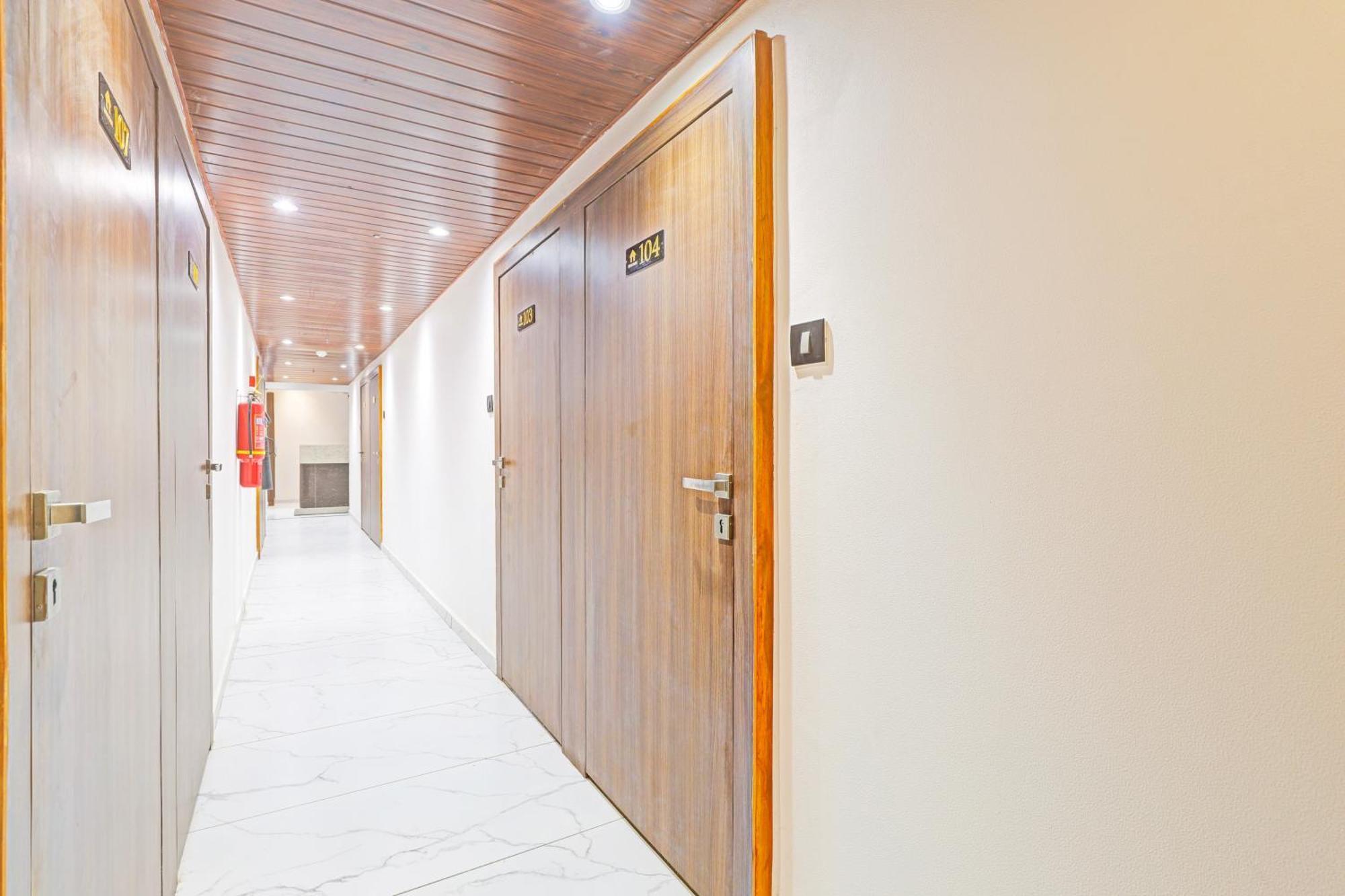 Super Hotel O Althan Formerly Hotel Niraant Surat Luaran gambar