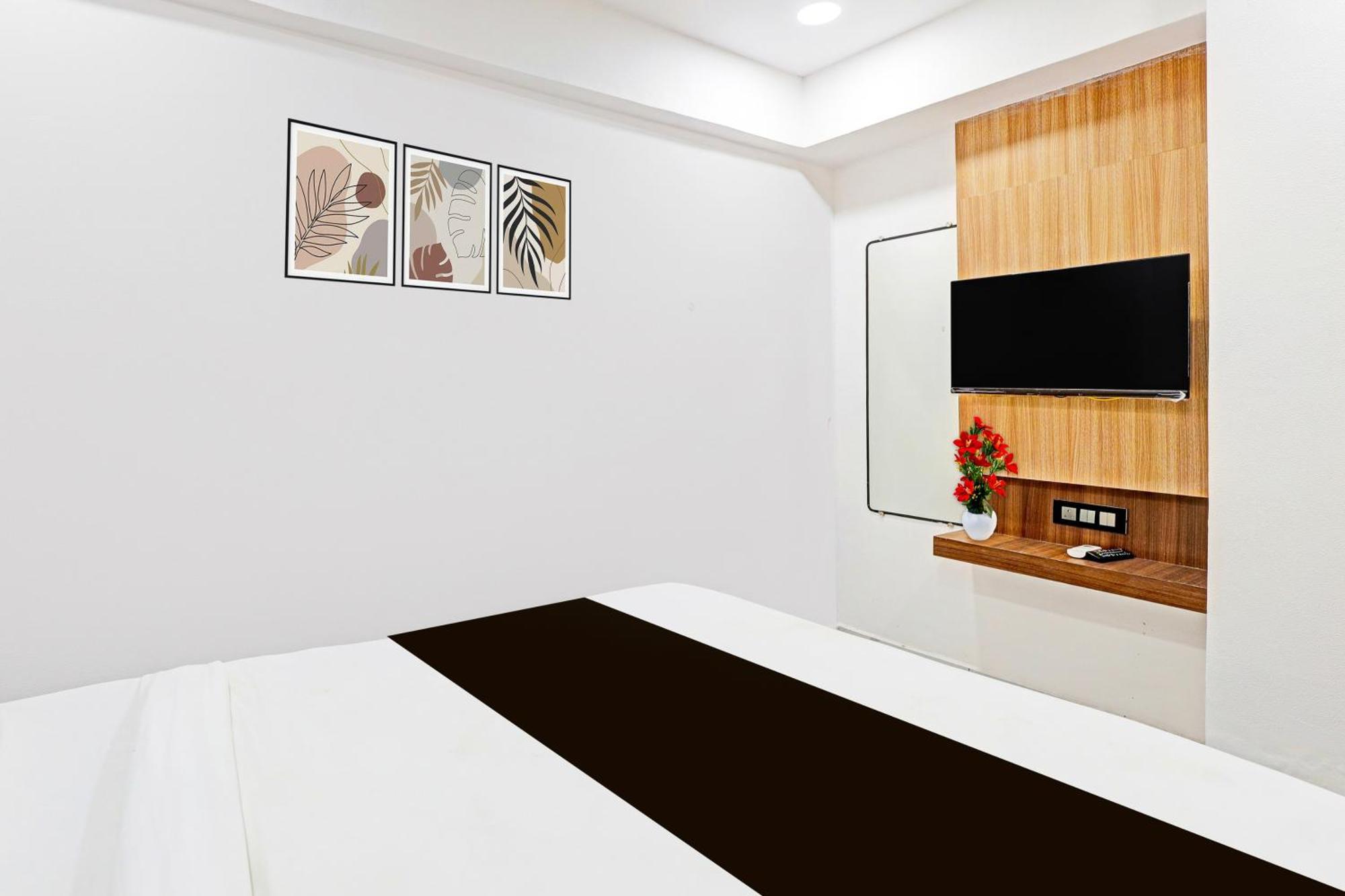 Super Hotel O Althan Formerly Hotel Niraant Surat Luaran gambar